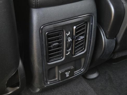 Certified 2022 Jeep Grand Cherokee Laredo X image 17