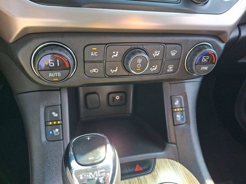 Used 2018 GMC Acadia Denali w/ Technology Package AWD/4WD image 16