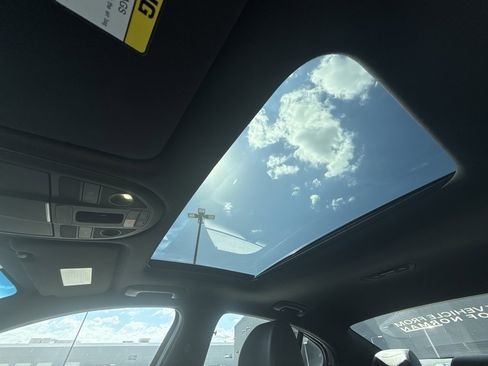 Used 2025 Genesis G70 2.5T w/ Sport Prestige Package image 28