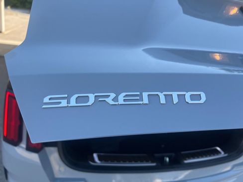 Certified 2023 Kia Sorento SX image 34