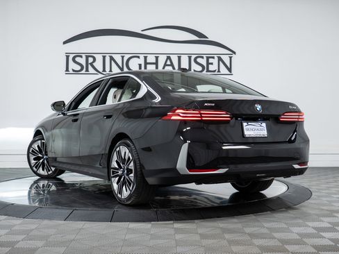 New 2026 BMW 530i xDrive w/ Premium Package image 29