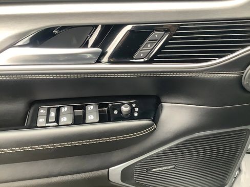 New 2026 Jeep Grand Wagoneer Limited w/ 8-Passenger Seating Package AWD/4WD image 12