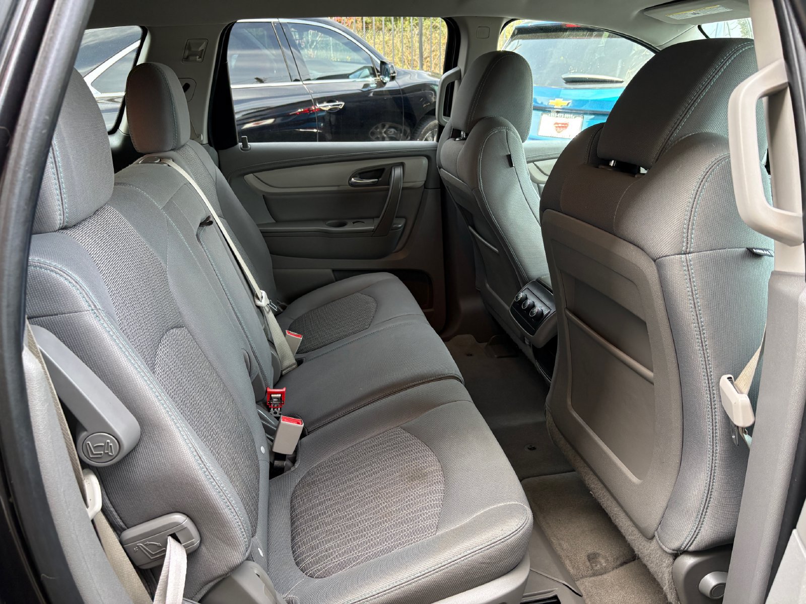 Used 2017 Chevrolet Traverse LT FWD image 22