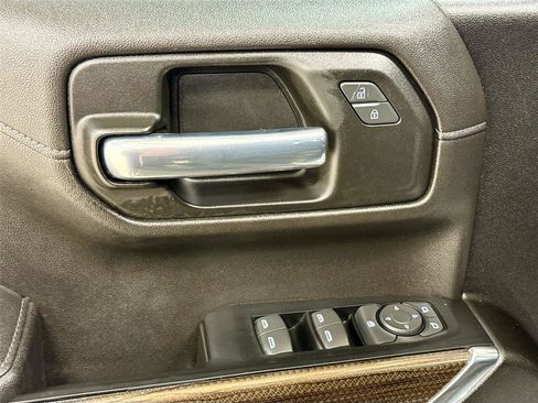 Used 2022 Chevrolet Silverado 1500 LT Trail Boss w/ LT Trail Boss Premium Package AWD/4WD image 17