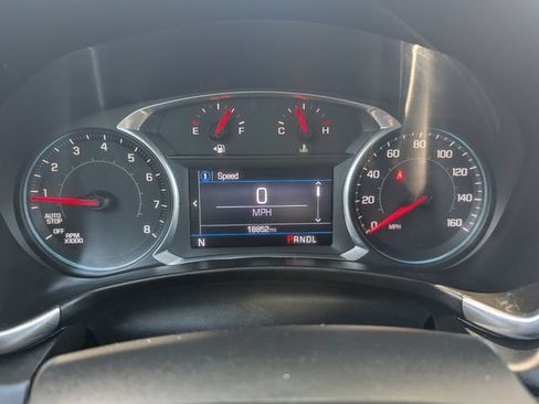 Used 2019 Chevrolet Equinox LT FWD image 18