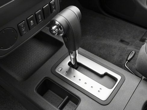 Used 2018 Nissan Frontier SV RWD image 14