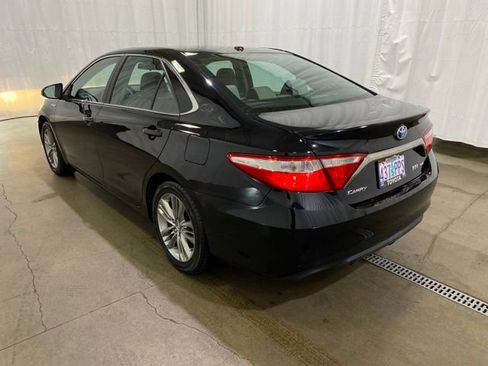 Certified 2016 Toyota Camry SE w/ Moonroof Package image 6