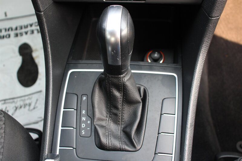 Used 2014 Volkswagen Passat 2.5 S FWD image 8