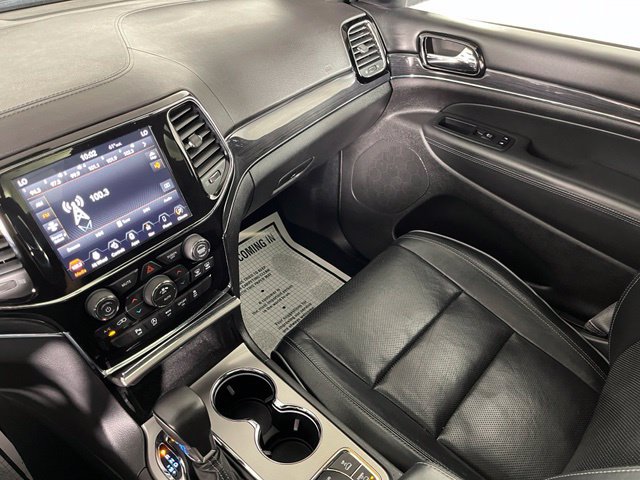 Used 2020 Jeep Grand Cherokee Overland AWD/4WD image 31
