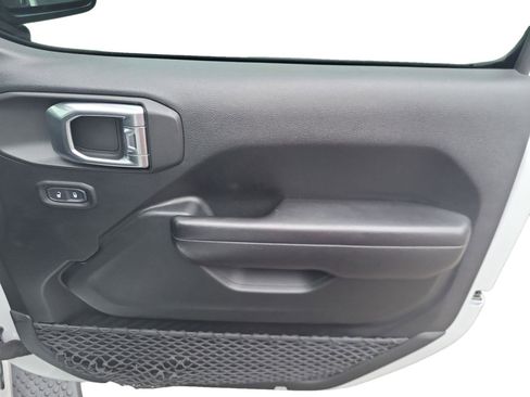 Used 2021 Jeep Wrangler Unlimited Sport image 23