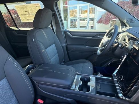 New 2026 GMC Acadia Elevation image 30