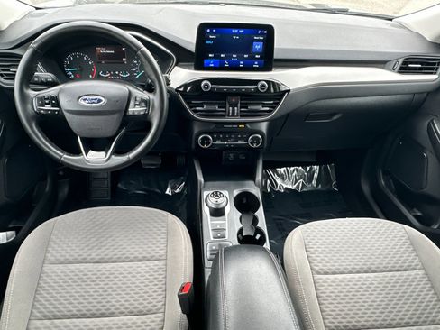 Certified 2022 Ford Escape SE w/ SE Sport Appearance Package image 14