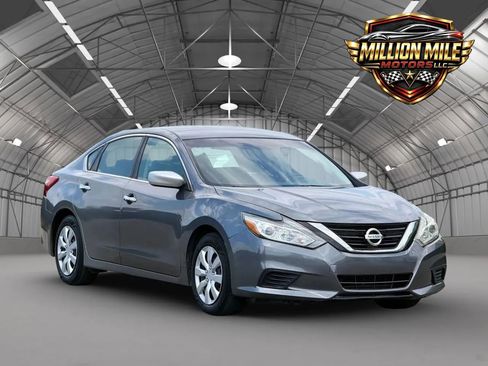 Used 2016 Nissan Altima 2.5 S w/ Power Driver Seat Package FWD image 1