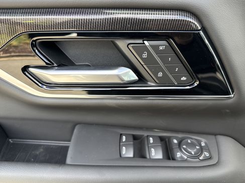 New 2026 GMC Yukon XL Elevation w/ Elevation Premium Package image 15