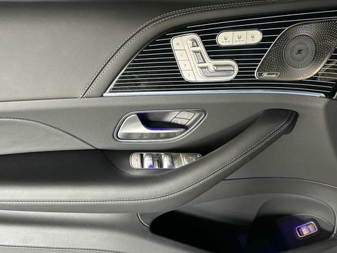 New 2026 Mercedes-Benz Maybach GLS 600 4MATIC image 11