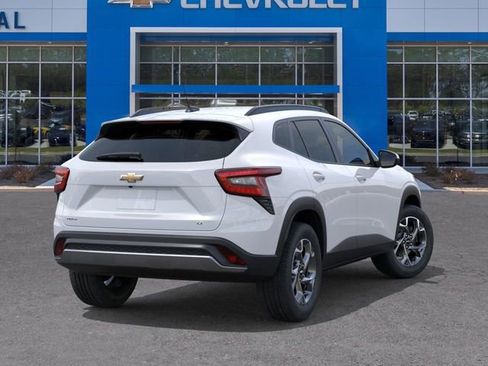 New 2026 Chevrolet Trax LT w/ Driver Confidence Package image 4