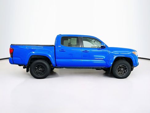 Used 2020 Toyota Tacoma SR5 AWD/4WD image 10