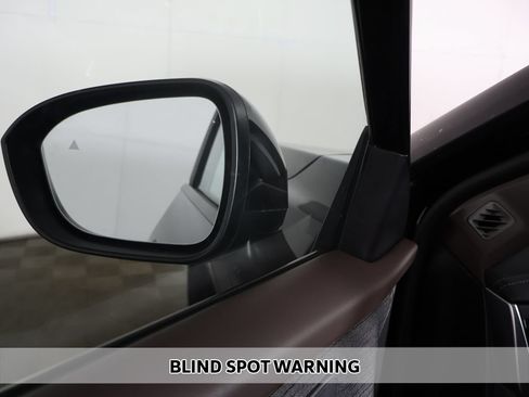 Used 2023 Nissan Rogue SV AWD/4WD image 4