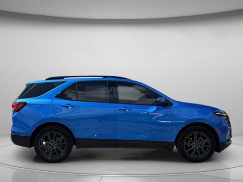 Used 2024 Chevrolet Equinox RS image 2