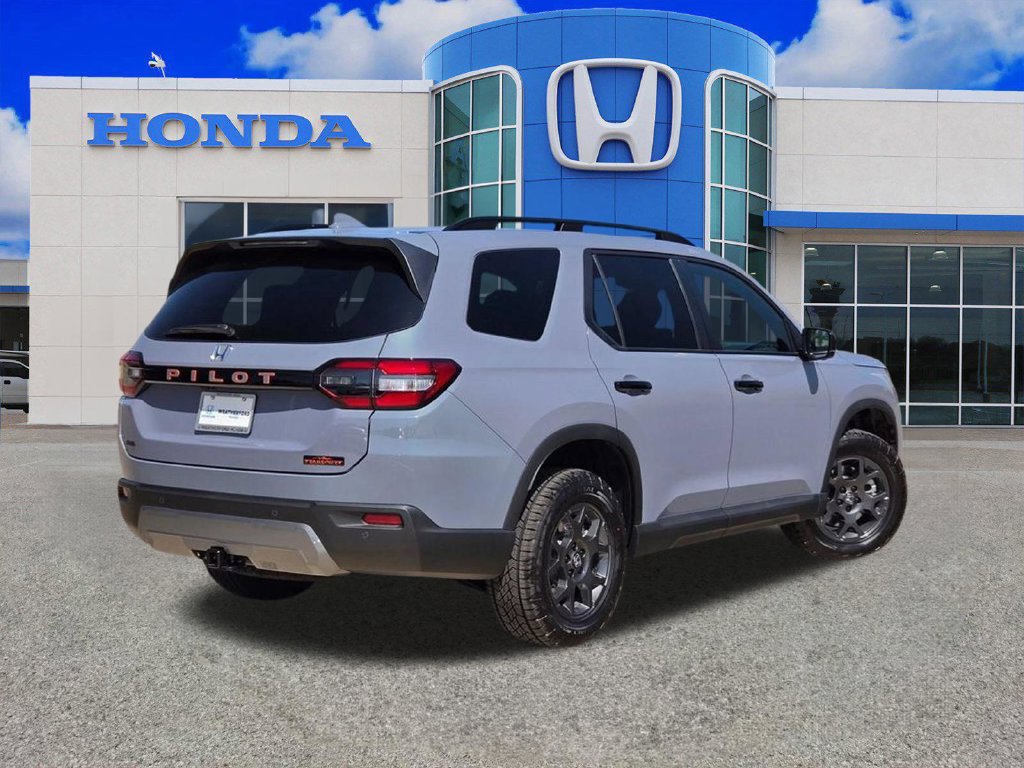 New 2026 Honda Pilot TrailSport image 3