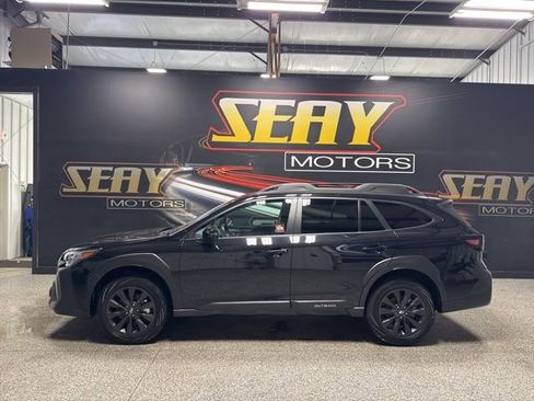 Used 2025 Subaru Outback Onyx Edition AWD/4WD image 3