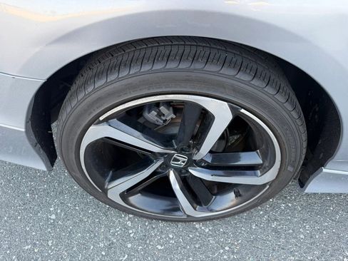 Used 2018 Honda Accord Sport image 29