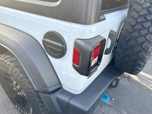 Used 2023 Jeep Wrangler Unlimited AWD/4WD image 8