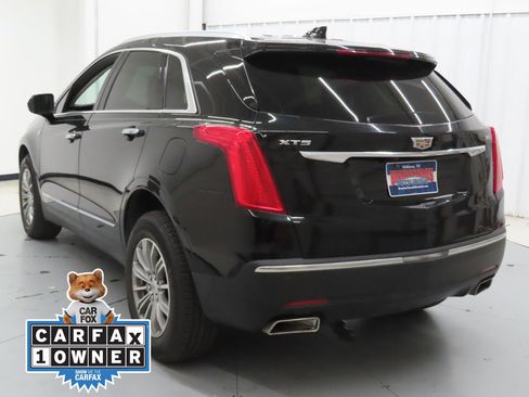 Used 2017 Cadillac XT5 Luxury w/ Driver Awareness Package FWD image 6