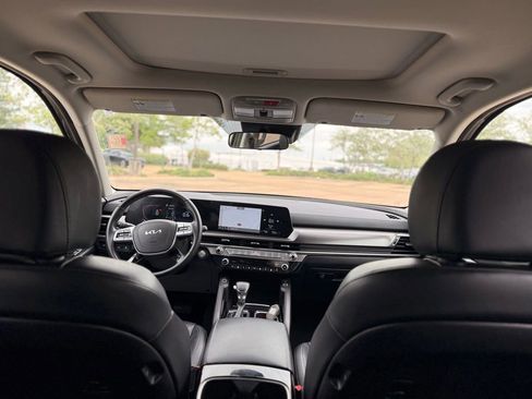 Used 2025 Kia Telluride S FWD image 16
