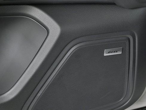 New 2026 Porsche Macan image 7