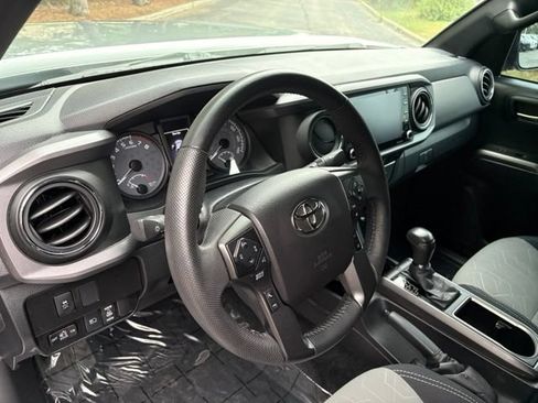 Used 2021 Toyota Tacoma TRD Off-Road w/ Technology Package AWD/4WD image 6