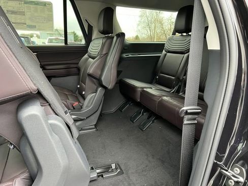 New 2025 Ford Expedition Max Platinum w/ Platinum Ultimate Package AWD/4WD image 8
