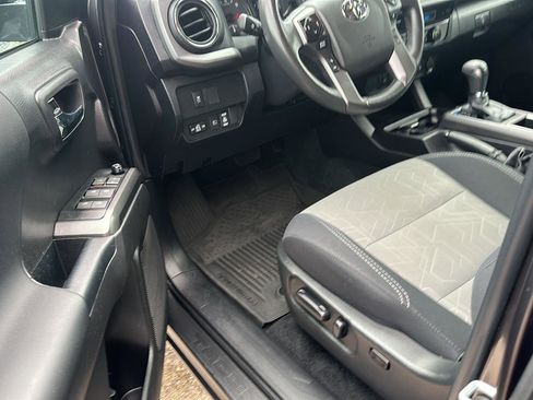 Certified 2023 Toyota Tacoma TRD Off-Road AWD/4WD image 8