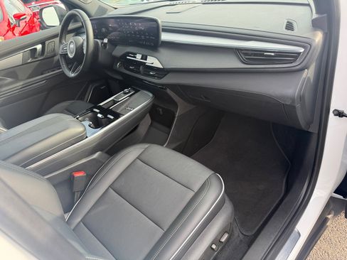 Used 2025 Buick Enclave Preferred image 32