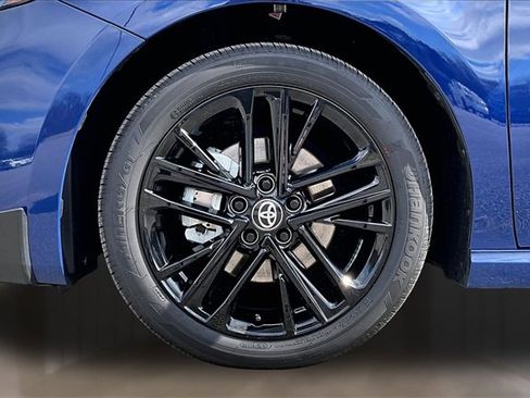 Used 2025 Toyota Camry SE image 29