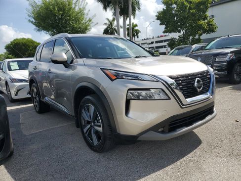 Used 2021 Nissan Rogue SL image 9