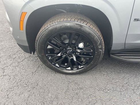 New 2026 Chevrolet Suburban Premier image 39