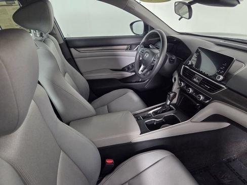 Used 2018 Honda Accord LX image 31