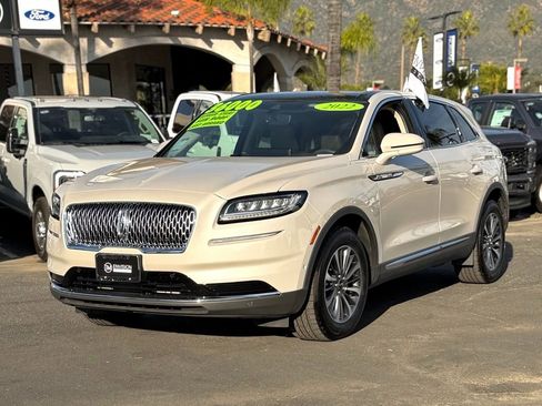 Used 2022 Lincoln Nautilus Reserve image 4