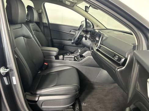 Used 2025 Kia Sportage EX FWD image 28