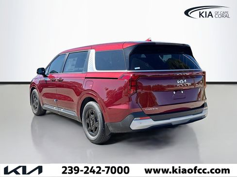 New 2026 Kia Carnival image 3