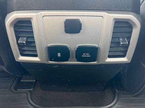 Used 2020 Ford F150 Lariat AWD/4WD image 27
