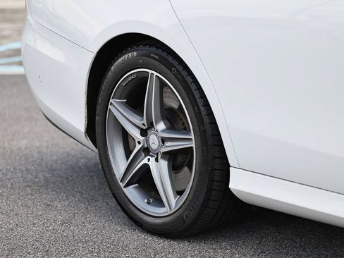 Used 2017 Mercedes-Benz E 400 4MATIC Wagon image 6