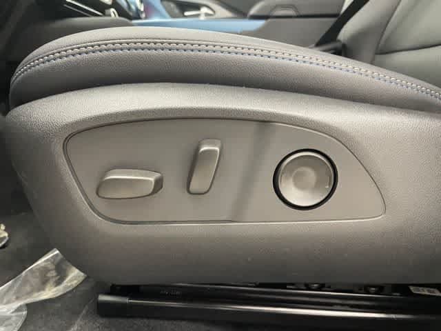 New 2026 Chevrolet Equinox EV LT AWD/4WD image 9