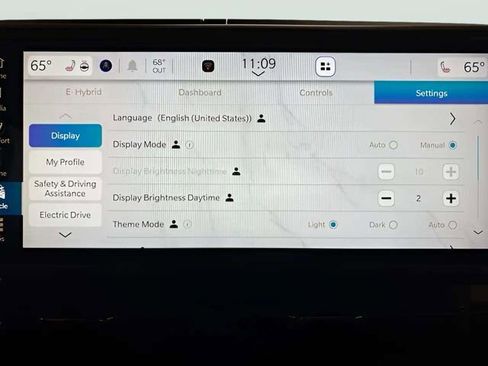 Used 2025 Jeep Wrangler Unlimited Sahara w/ Safety Group image 40