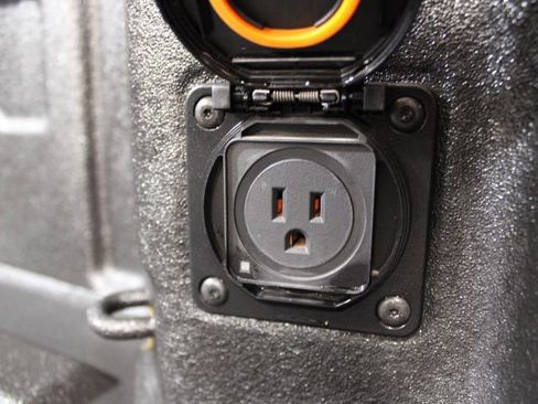 Certified 2024 GMC Sierra 2500 AT4 w/ Technology Package image 17