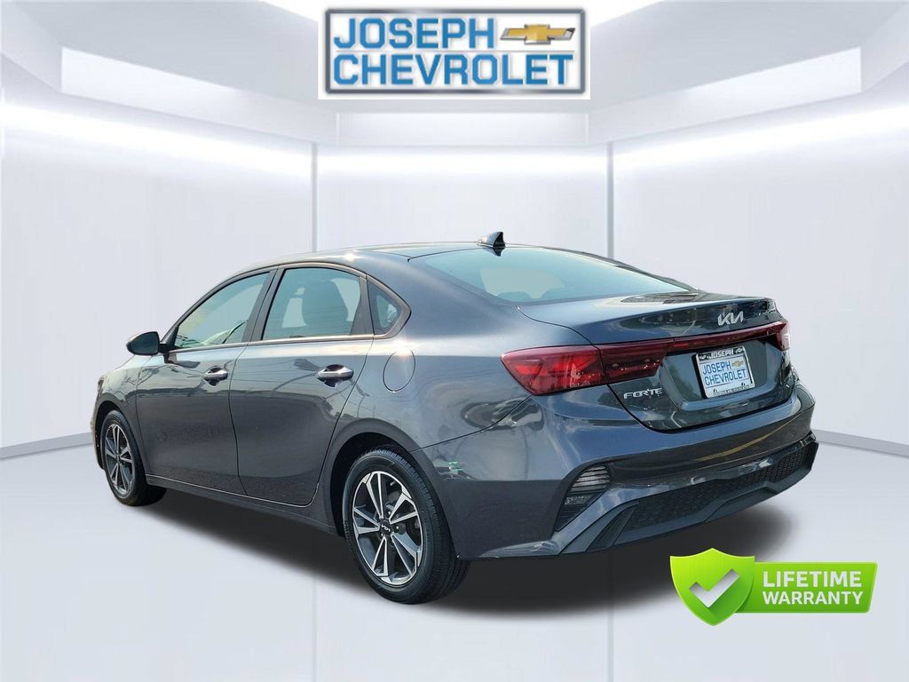 Used 2023 Kia Forte LXS FWD image 4