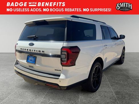 Used 2022 Ford Expedition Max Limited image 4