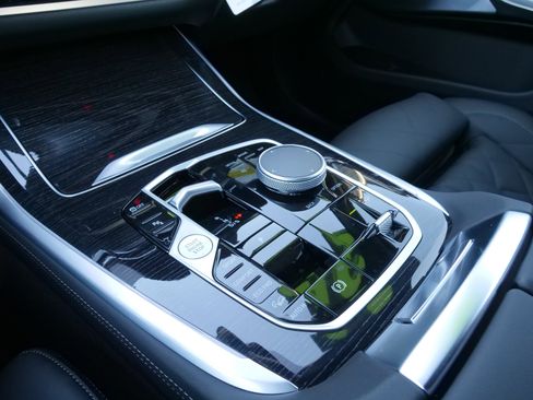 New 2026 BMW X7 xDrive40i w/ M Sport Package image 26