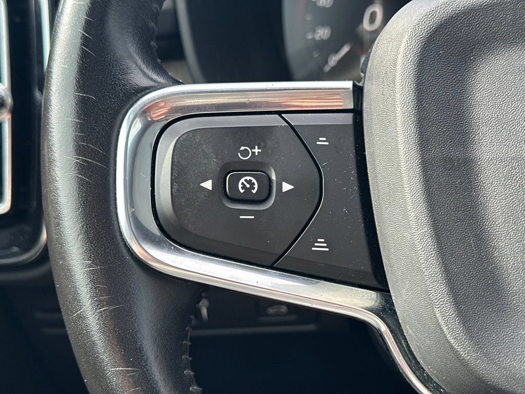 Used 2019 Volvo XC40 T4 Inscription FWD image 20